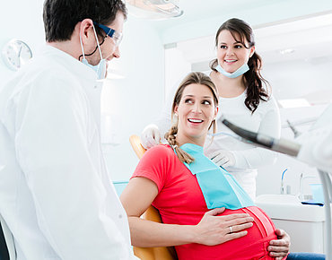 Schwangere beim Zahnarzt