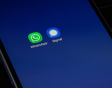 Handy mit Whatsapp und Signal