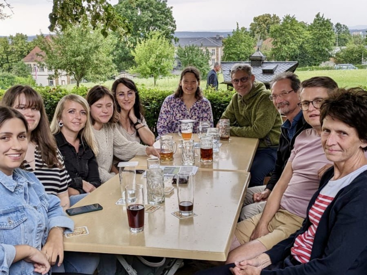 Team beim Restaurantbesuch